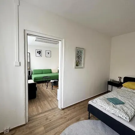 Metro Family 2 Bedrooms Seeps 6 Praga