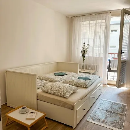Metro Family 2 Bedrooms Seeps 6 *