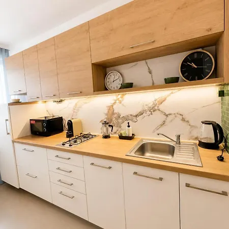 Metro Family 2 Bedrooms Seeps 6 * Praga