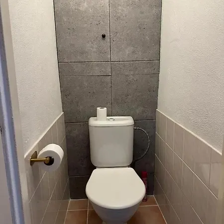 Metro Family 2 Bedrooms Seeps 6 Praga