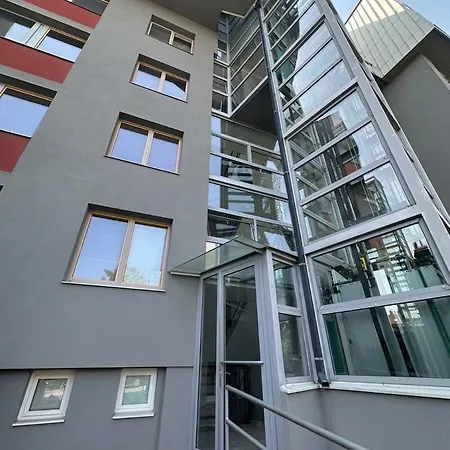 Metro Family 2 Bedrooms Seeps 6