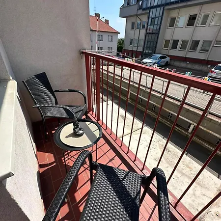 Metro Family 2 Bedrooms Seeps 6 Praga